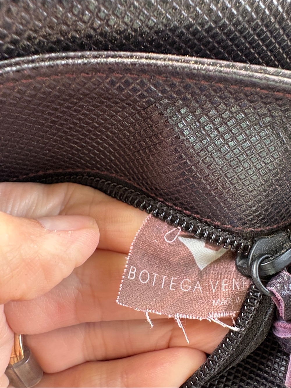 RARE VTG Bottega Veneta Plum Color Leather Shoulder Bag Silver Hardware Turnlock - Picture 9 of 12
